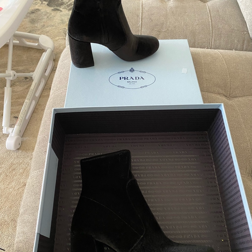 Prada suede heeled booties - Picture 5 of 5